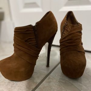 Heeled booties
